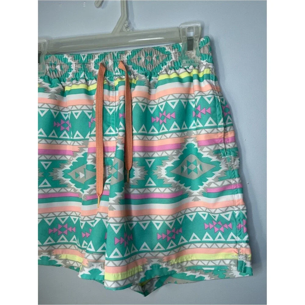 chubbies The En Fuegos Teal Geometric 5.5 Inch Classic Swim Trunks Size Small